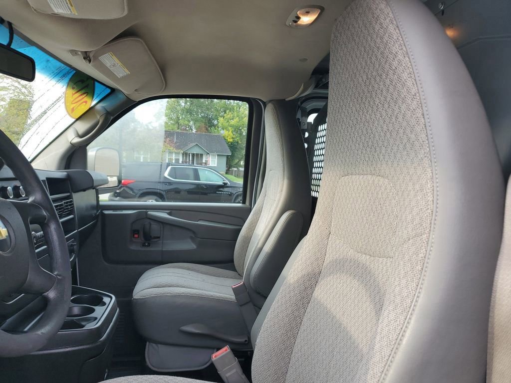 Used 2015 Chevrolet Express 2500 w/ Express Access Plus Package image 10