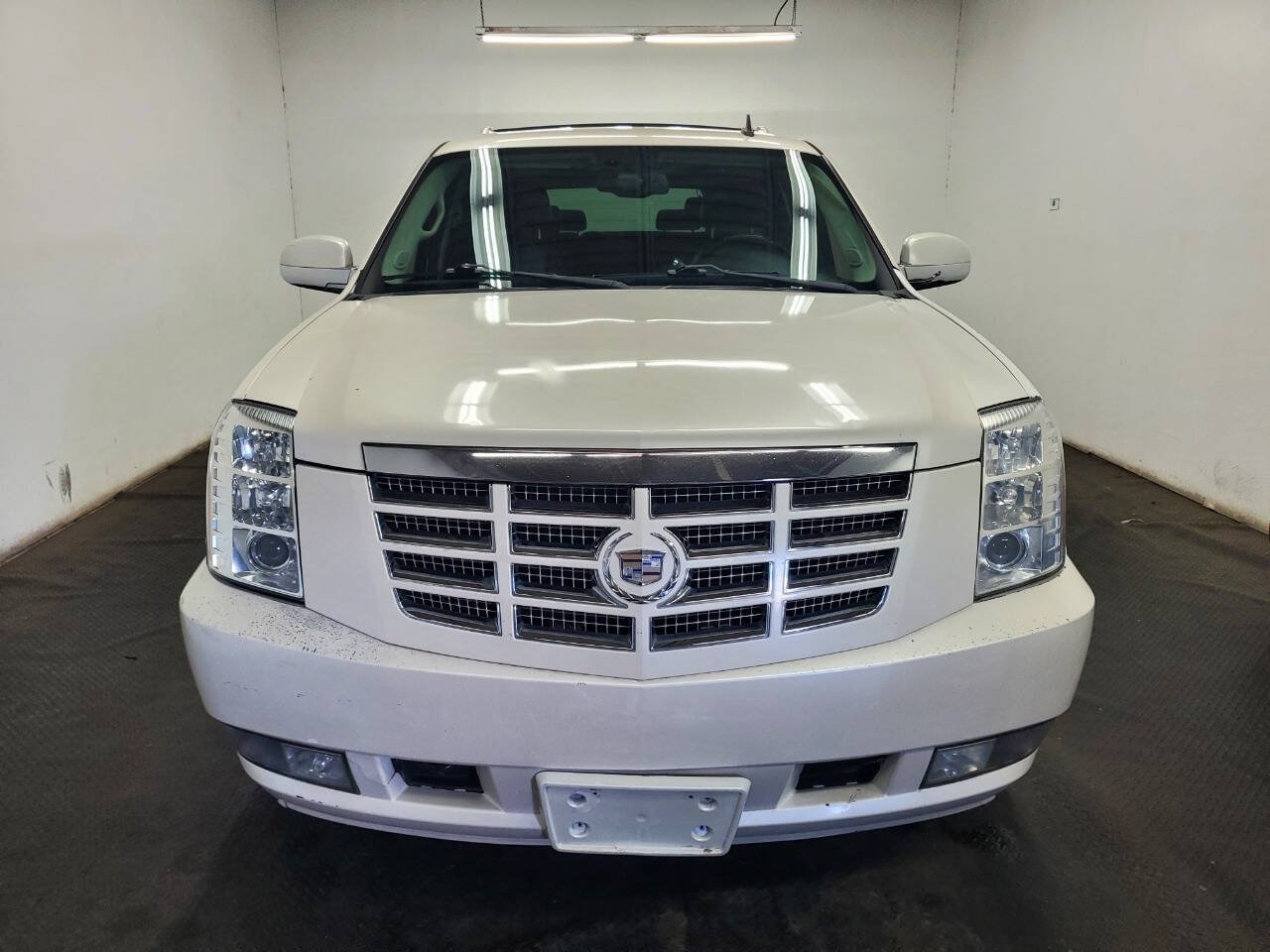 Used 2009 Cadillac Escalade 4WD Hybrid image 2