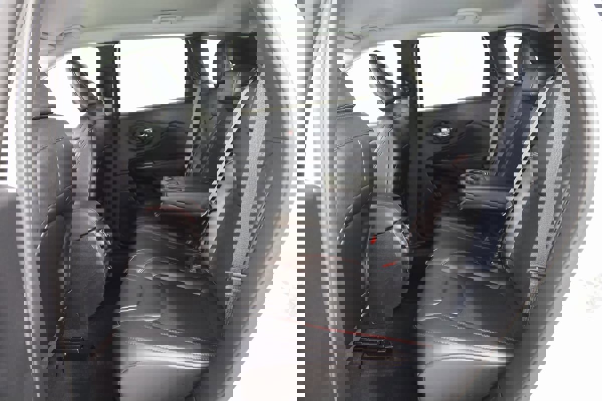 Used 2022 Jeep Cherokee Trailhawk w/ Comfort/Convenience Group image 44