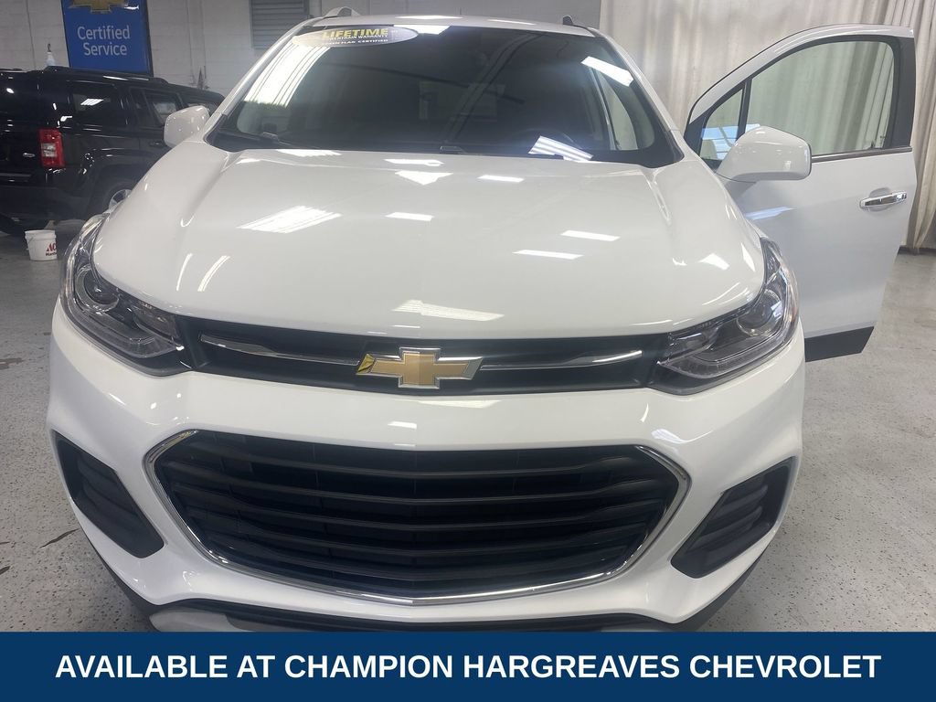 Used 2020 Chevrolet Trax LT w/ LT Convenience Package FWD image 39