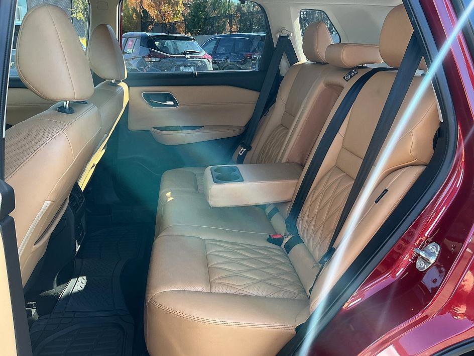 Certified 2023 Nissan Rogue Platinum w/ Platinum Premium Package image 28