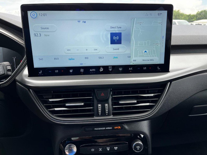 New 2025 Ford Escape SE image 15