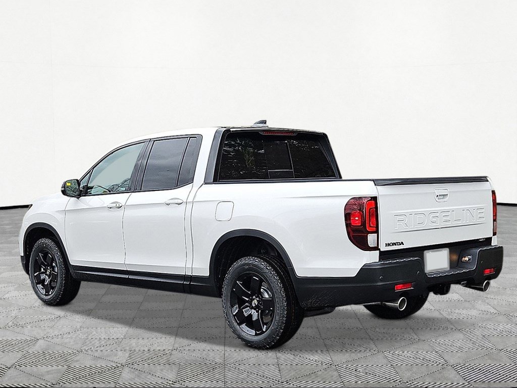 New 2026 Honda Ridgeline Black Edition image 3