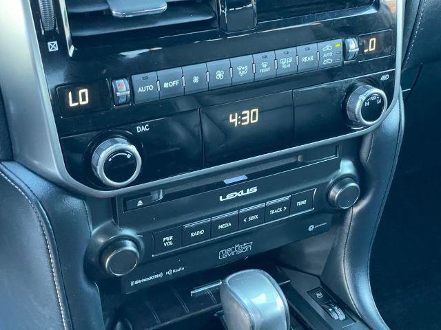 Used 2022 Lexus GX 460 Premium w/ Accessory Package image 19