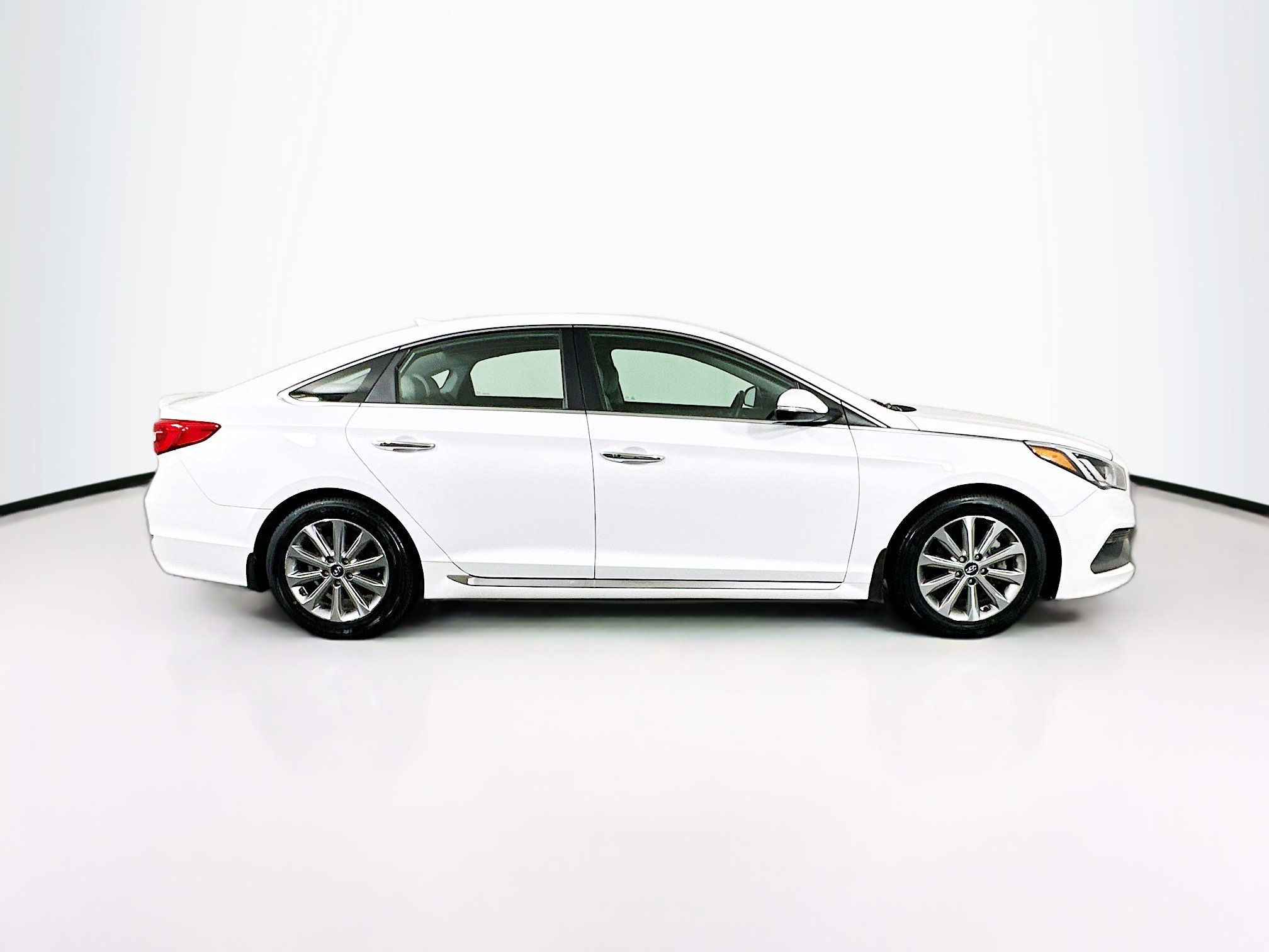 Used 2017 Hyundai Sonata Limited w/ Tech Package 03 image 10