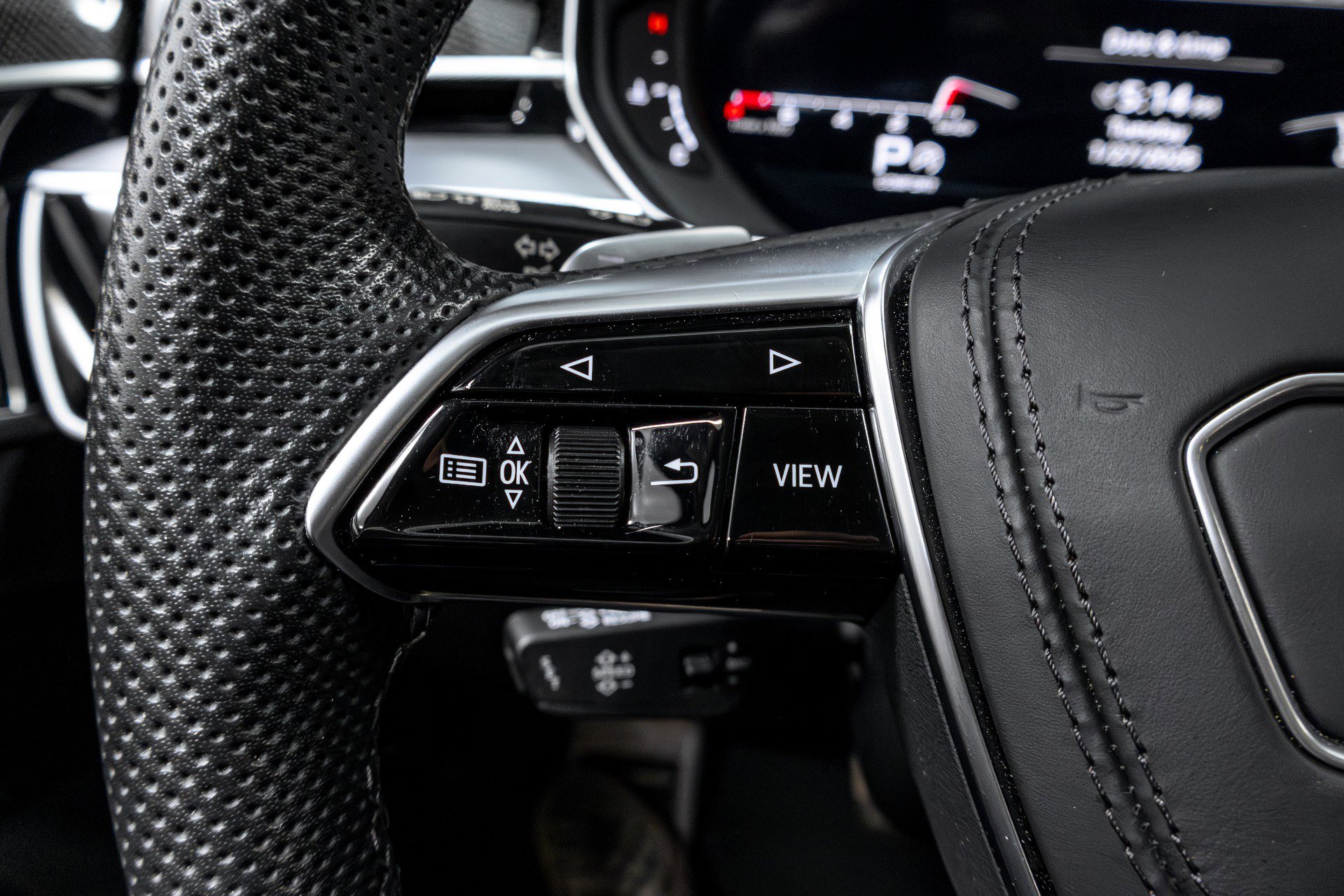 Used 2023 Audi S8 image 61