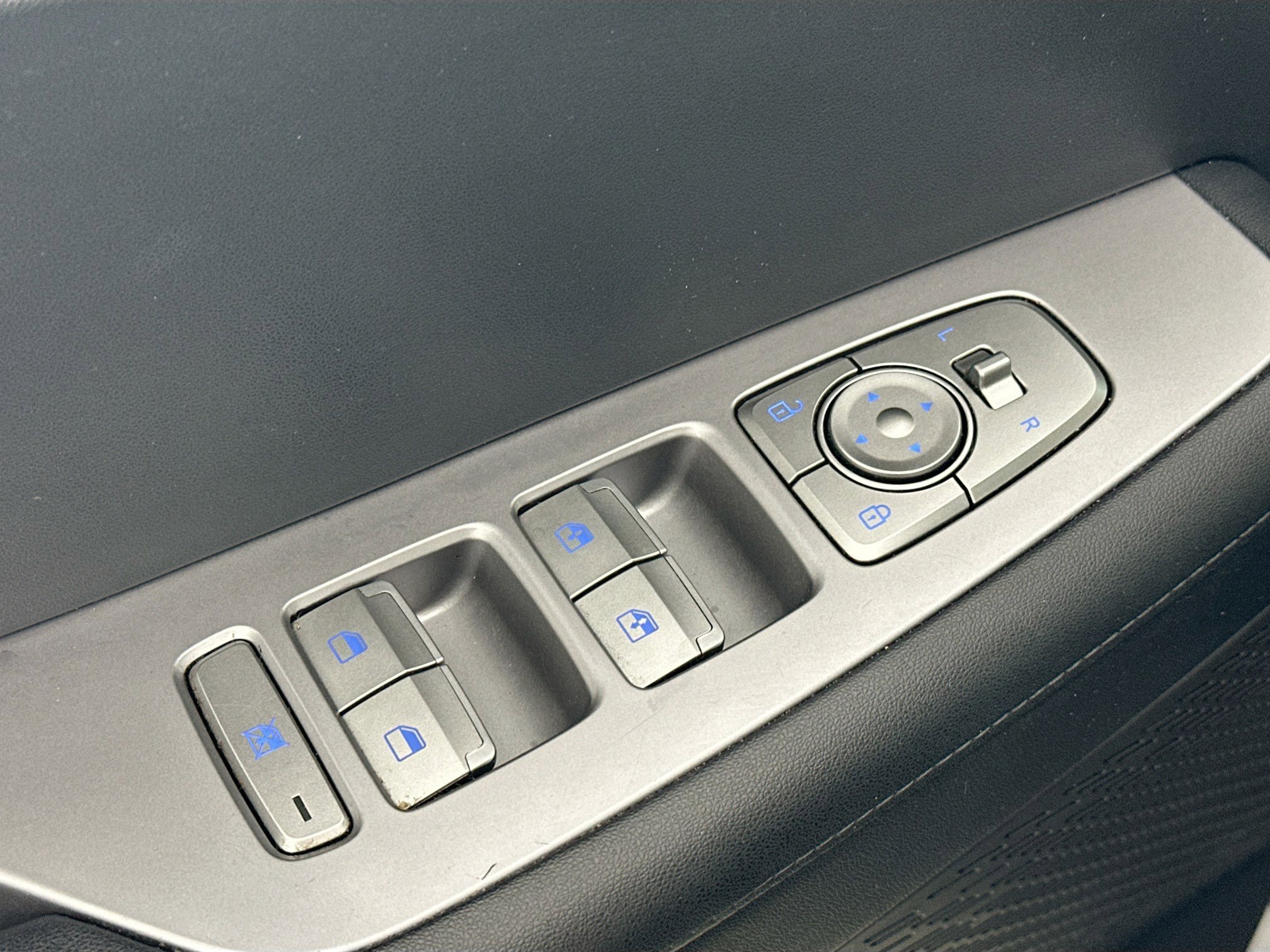 Used 2021 Hyundai Palisade SE FWD image 17