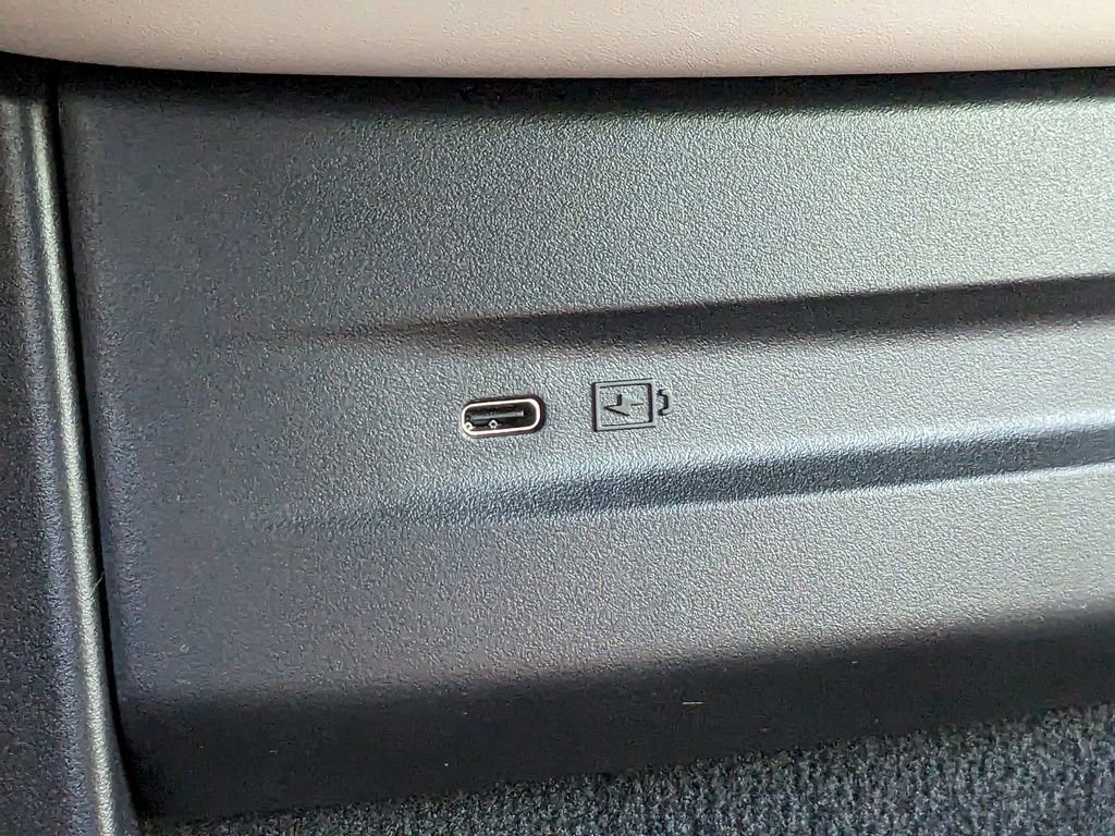 New 2025 Volvo EX90 Plus image 24