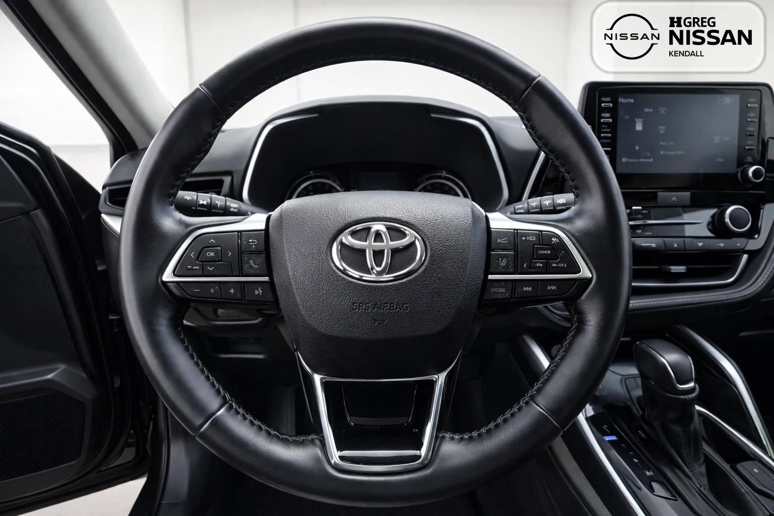 Used 2021 Toyota Highlander XLE FWD image 8