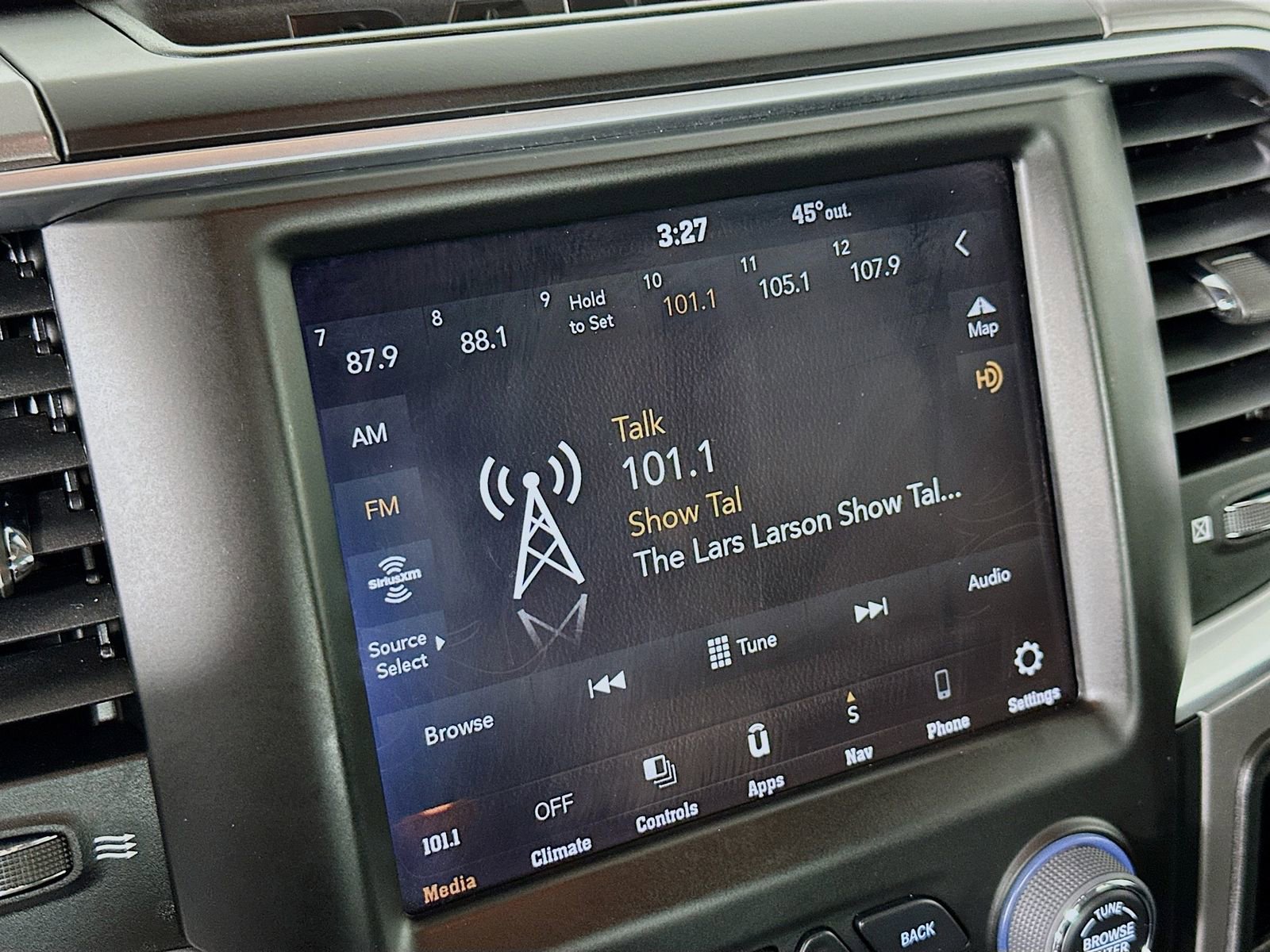 Used 2023 RAM 1500 Classic SLT w/ Trailer & Traction Group image 16