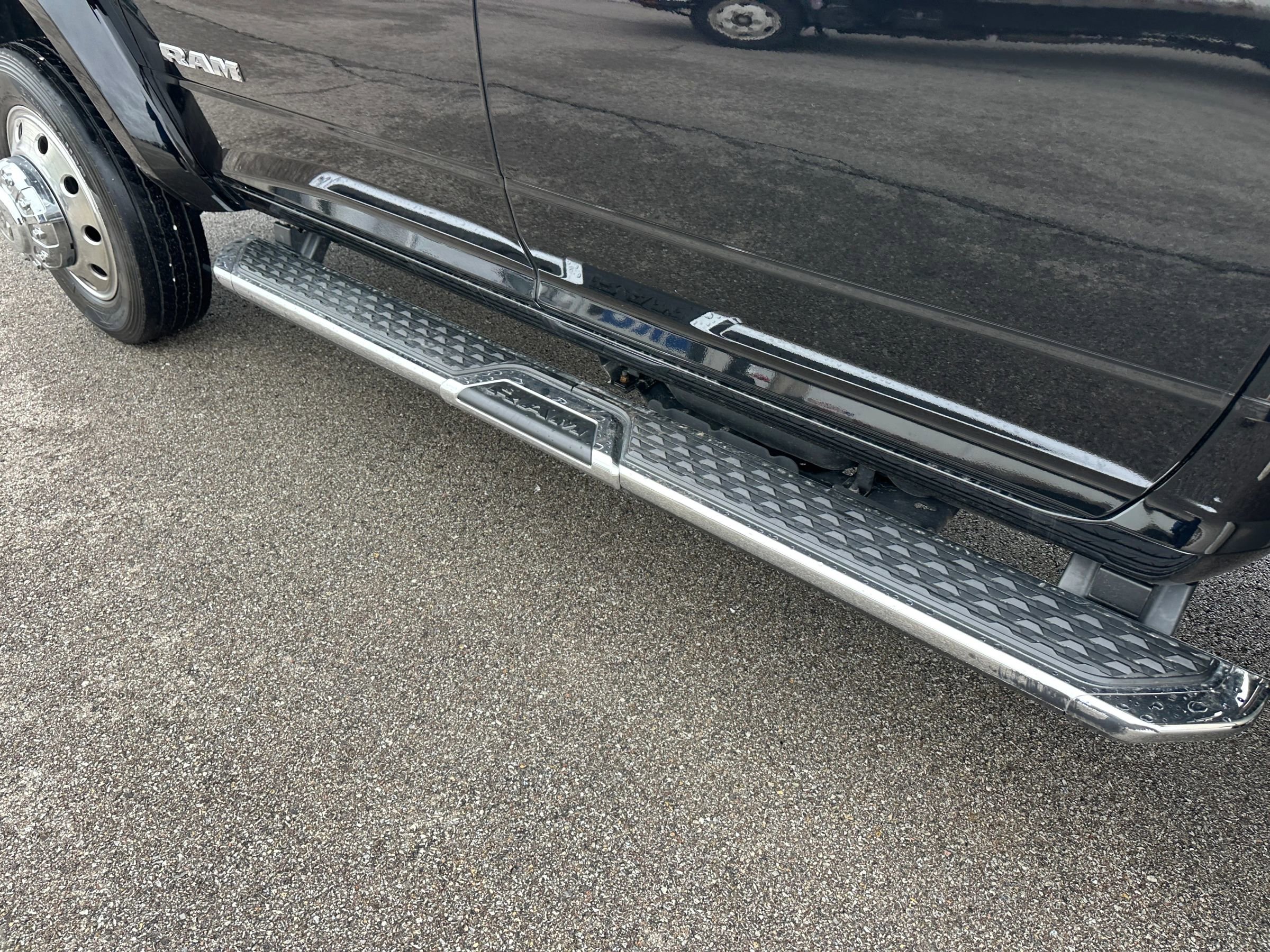 Used 2024 RAM 4500 Laramie image 10