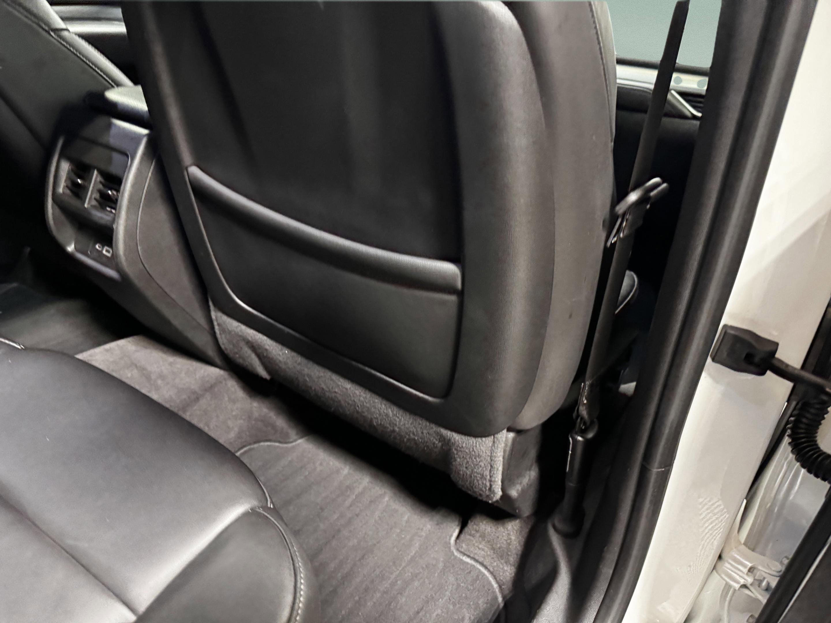 Used 2020 Cadillac XT4 Premium Luxury w/ Driver Awareness Package image 38