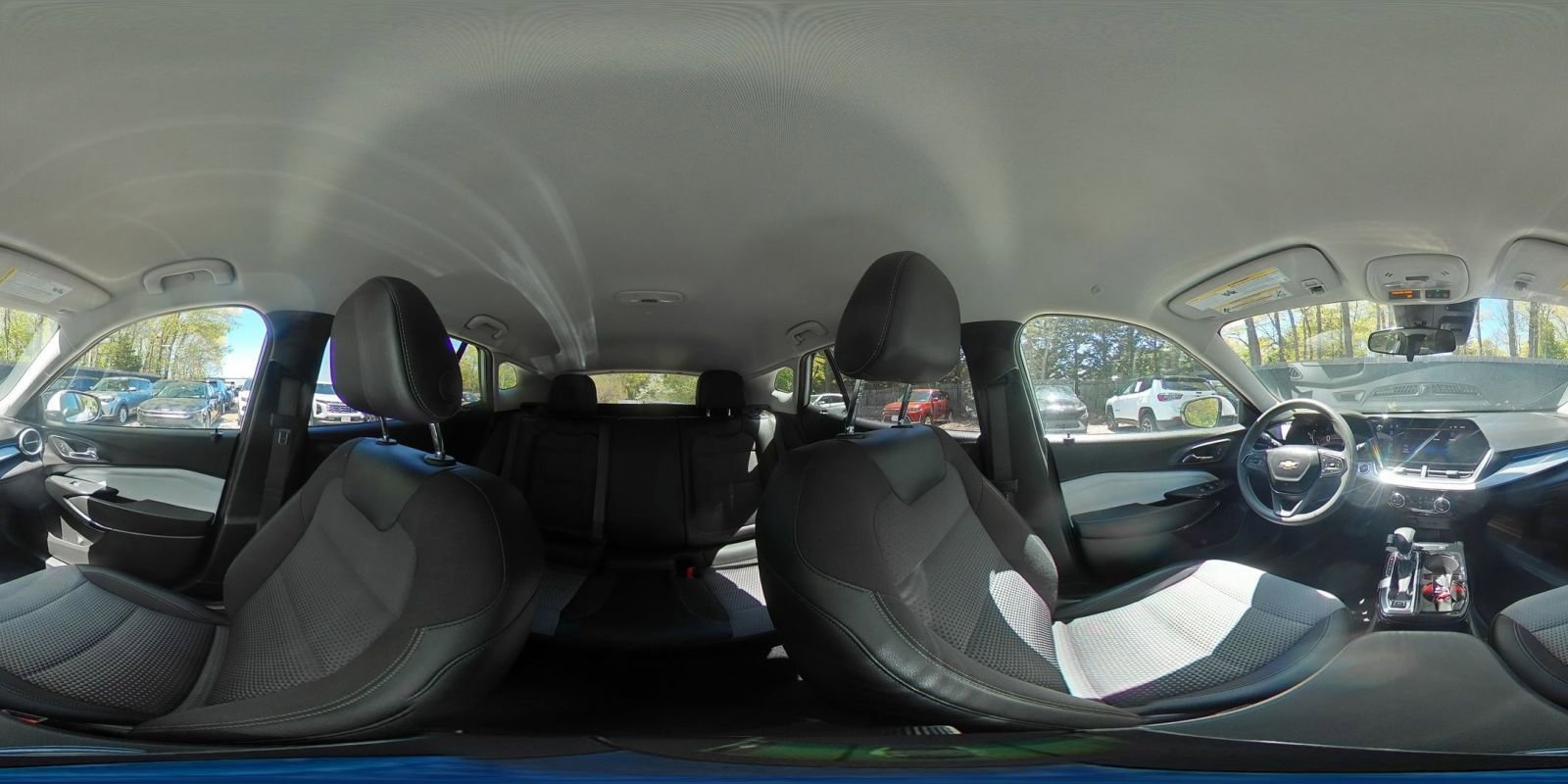 Used 2025 Chevrolet Trax LT FWD image 41
