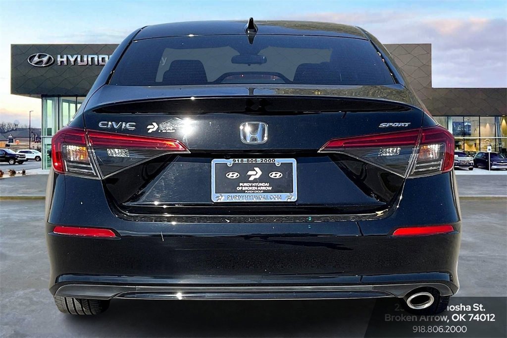 Used 2023 Honda Civic Sport image 4