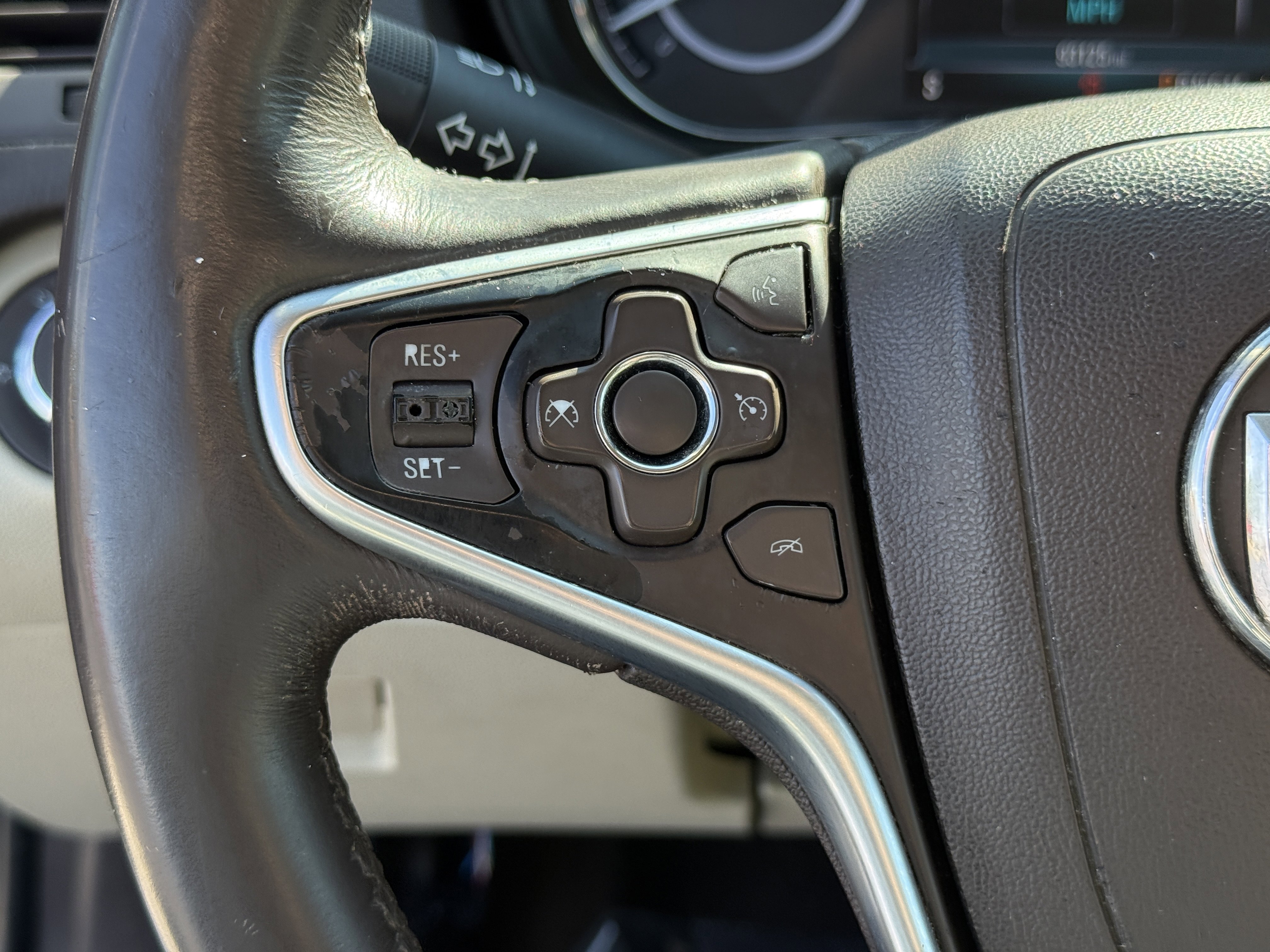 Used 2016 Buick Regal FWD image 16