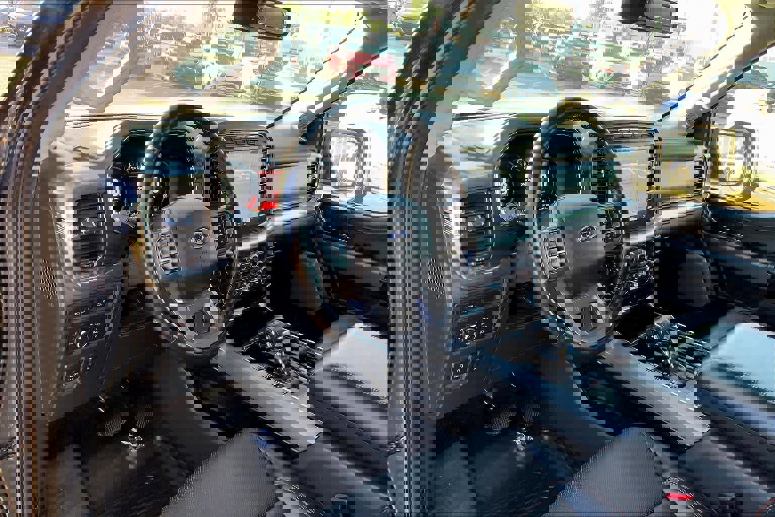 Used 2021 Ford F150 Lariat w/ Max Trailer Tow Package image 17