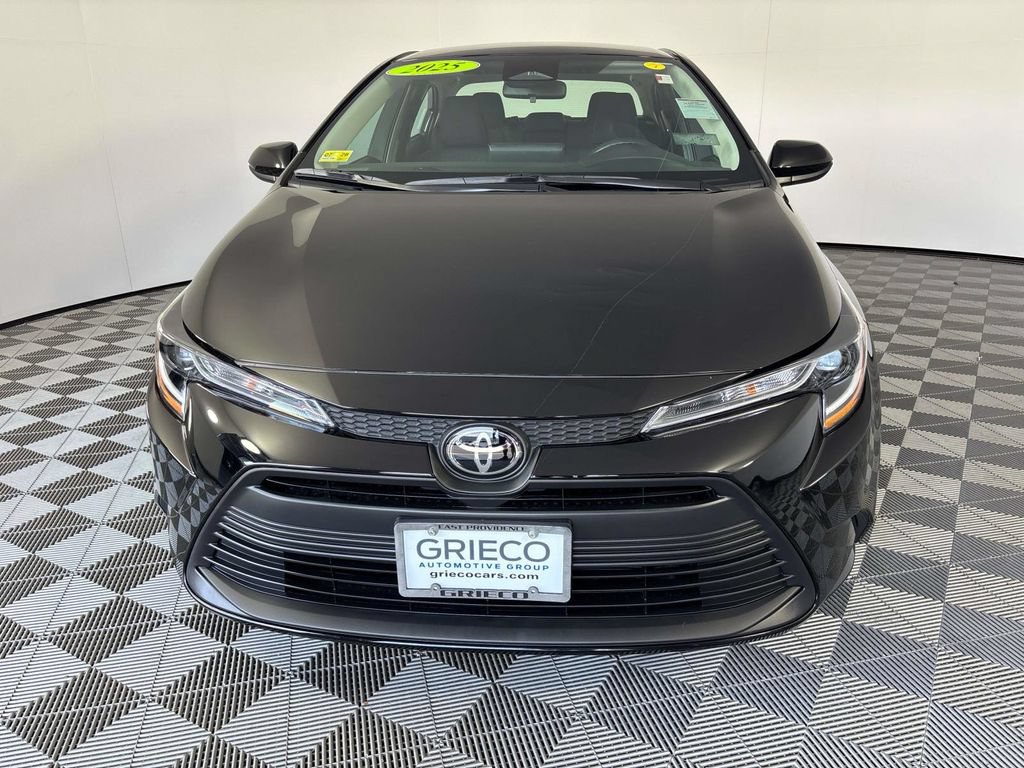 Used 2025 Toyota Corolla LE FWD image 3