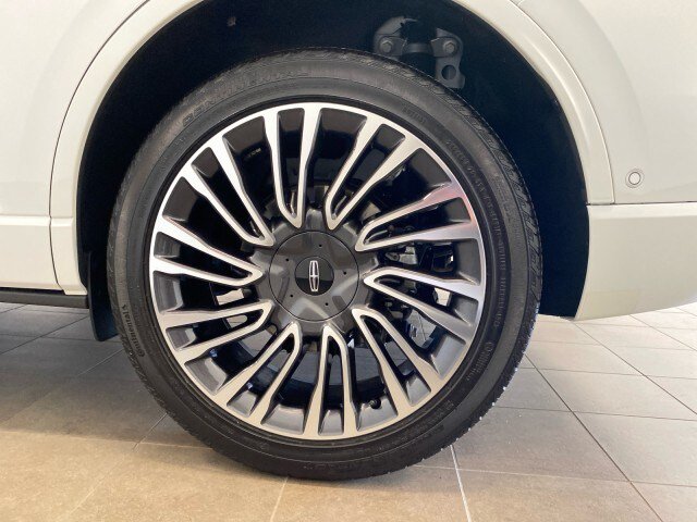 Used 2020 Lincoln Corsair Reserve w/ Equipment Group 202A AWD/4WD image 25