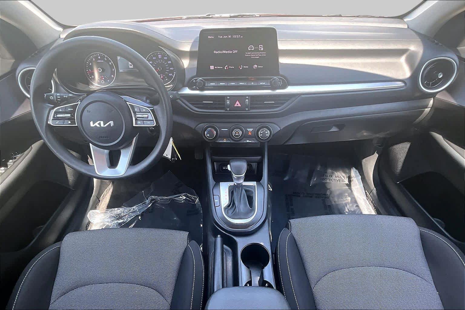 Used 2024 Kia Forte LXS w/ LXS Technology Package FWD image 16