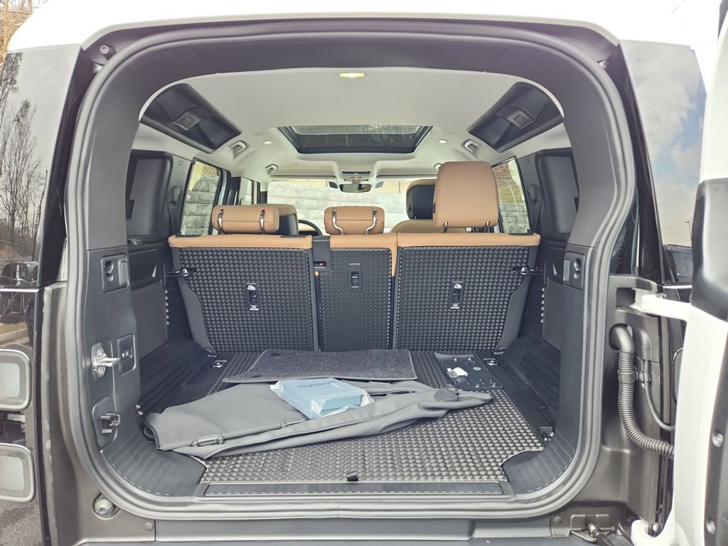 New 2026 Land Rover Defender 110 S AWD/4WD image 15