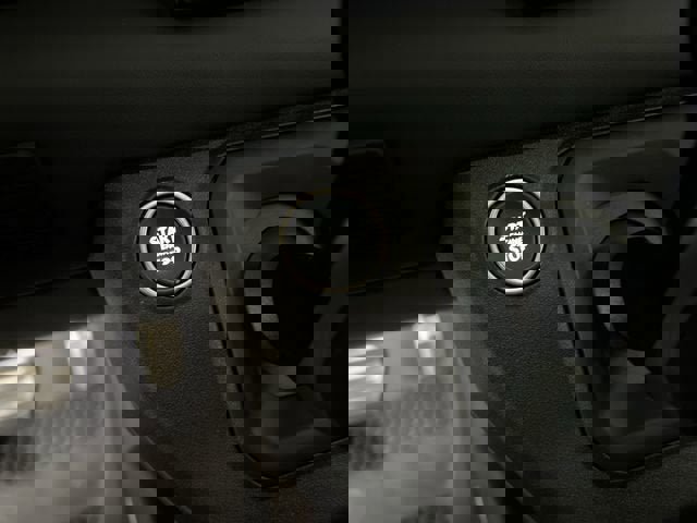 Used 2023 Land Rover Defender 130 X image 17