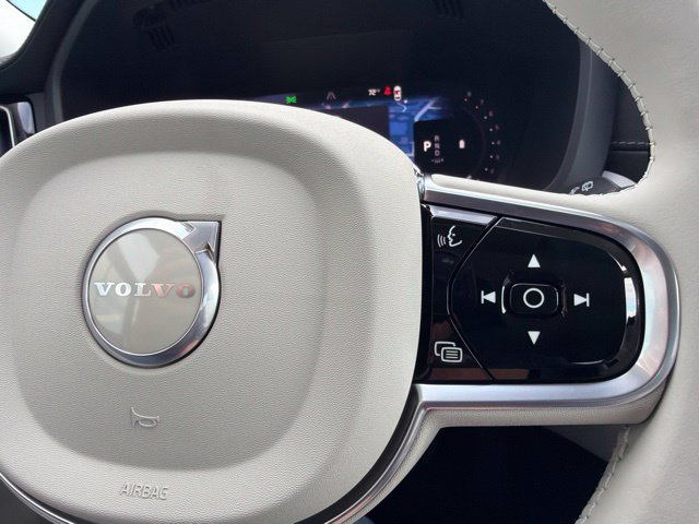 New 2027 Volvo XC60 B5 Ultra AWD/4WD image 21