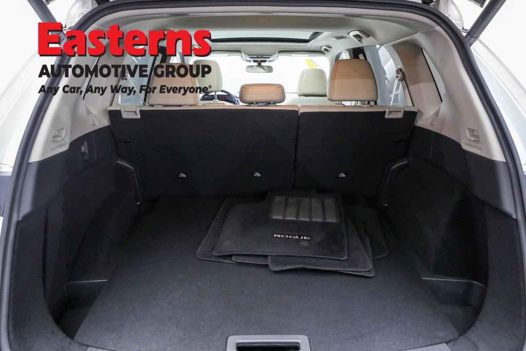 Used 2022 Nissan Rogue SV w/ SV Premium Package image 9