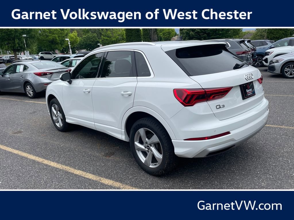 Used 2022 Audi Q3 2.0T Premium w/ Convenience Package AWD/4WD image 3