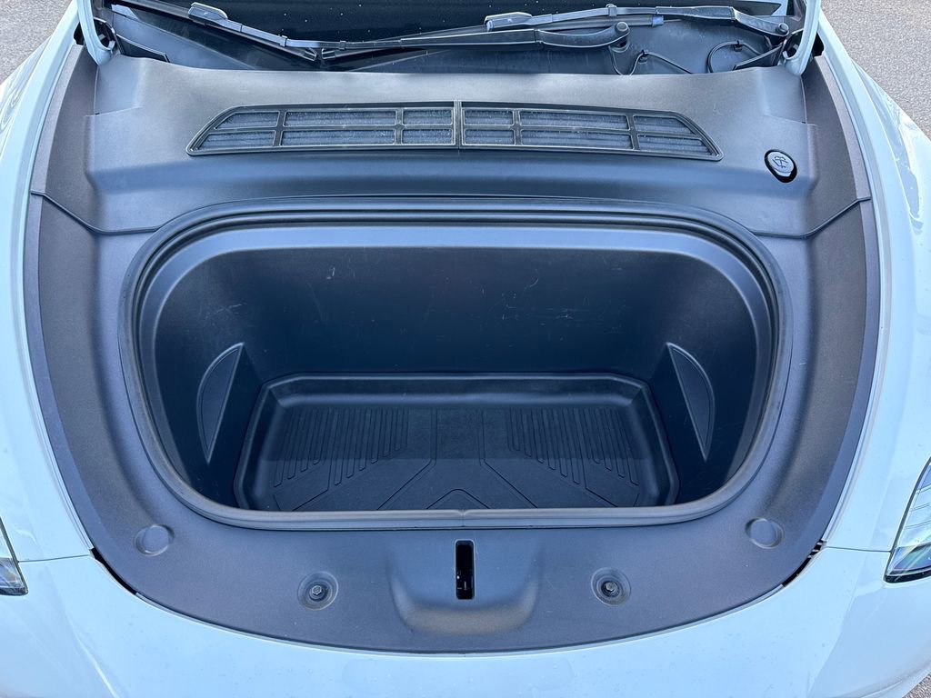 Used 2022 Tesla Model Y Long Range AWD/4WD image 9