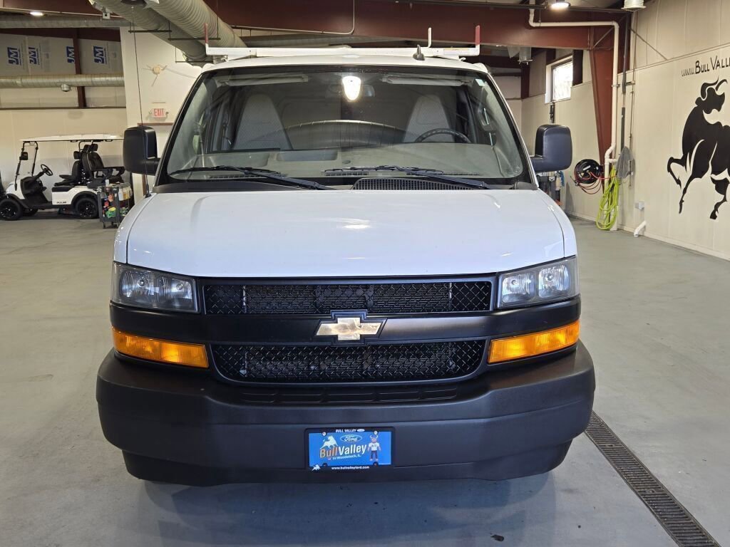Used 2019 Chevrolet Express 3500 w/ Driver Convenience Package image 4