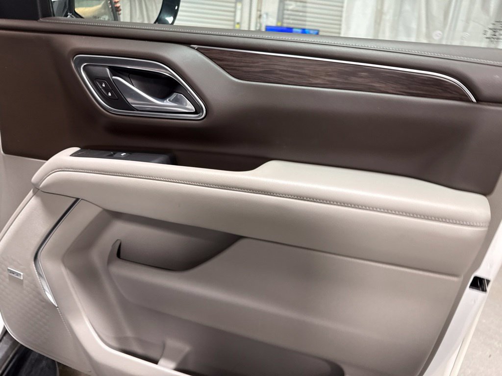 Used 2021 Chevrolet Tahoe LT w/ LT Signature Plus Package RWD image 11