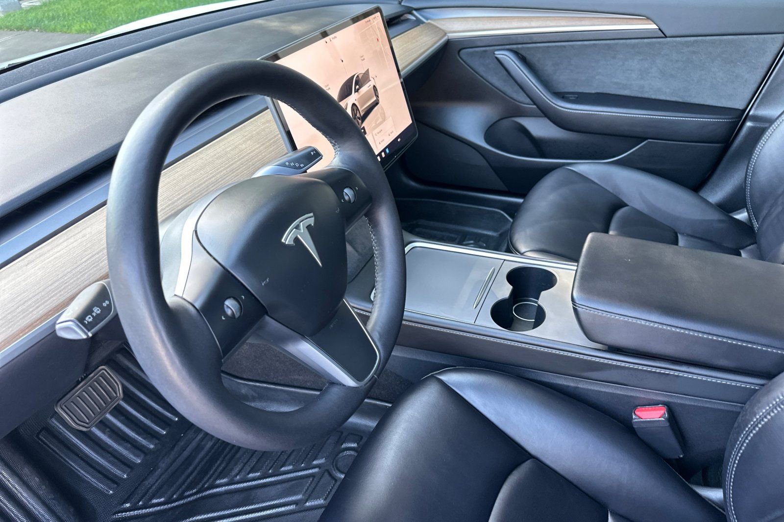 Used 2023 Tesla Model 3 Standard Range image 7