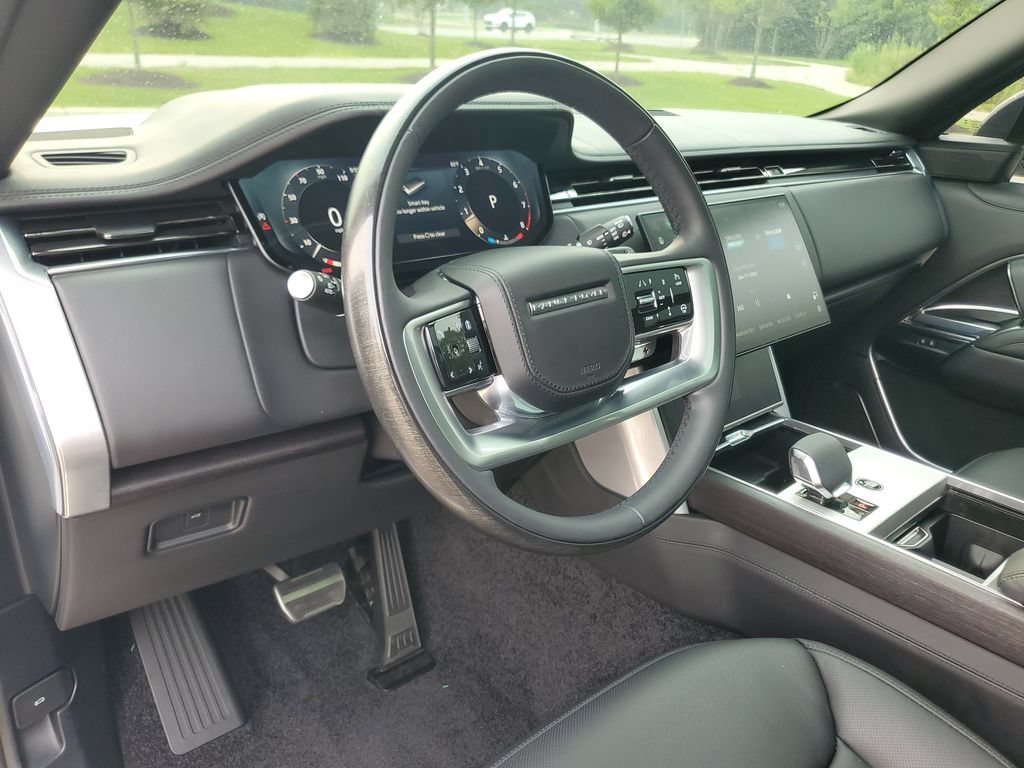 Used 2025 Land Rover Range Rover Long Wheelbase Autobiography AWD/4WD image 16