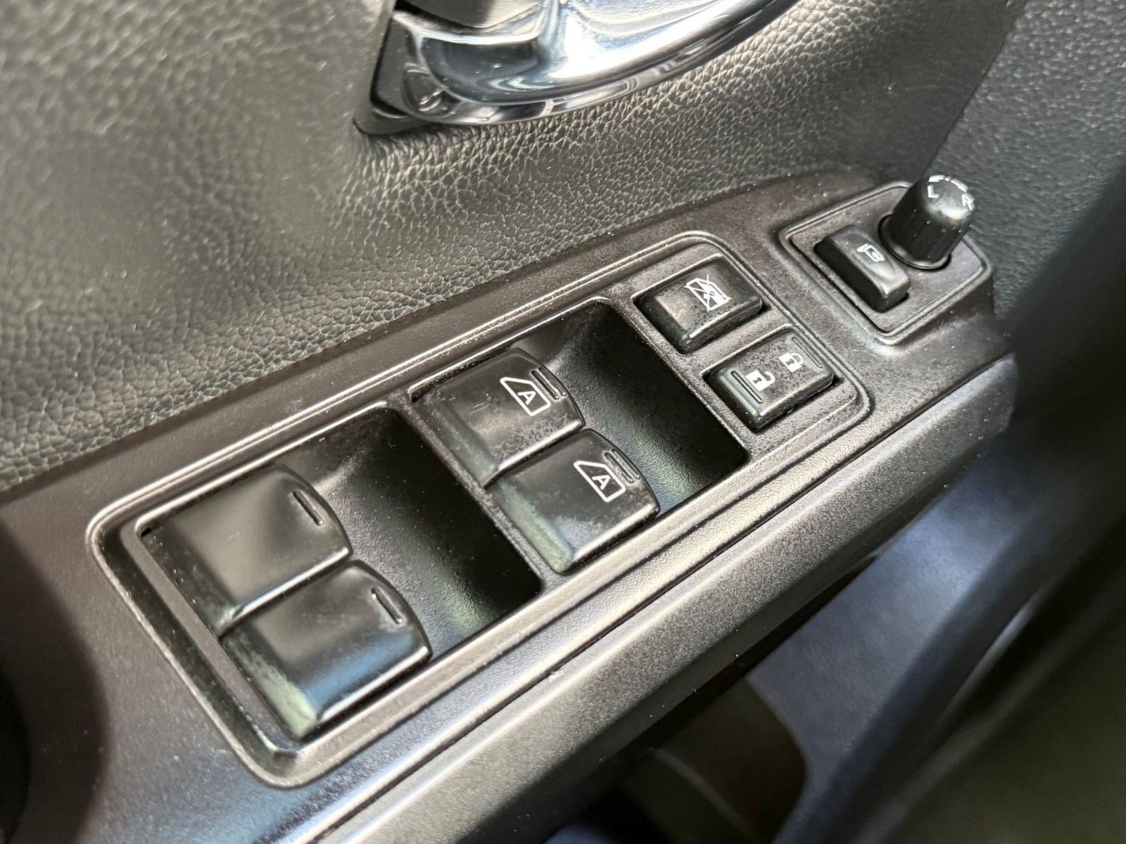 Used 2021 Nissan Titan PRO-4X w/ Pro-4x Convenience Package image 26