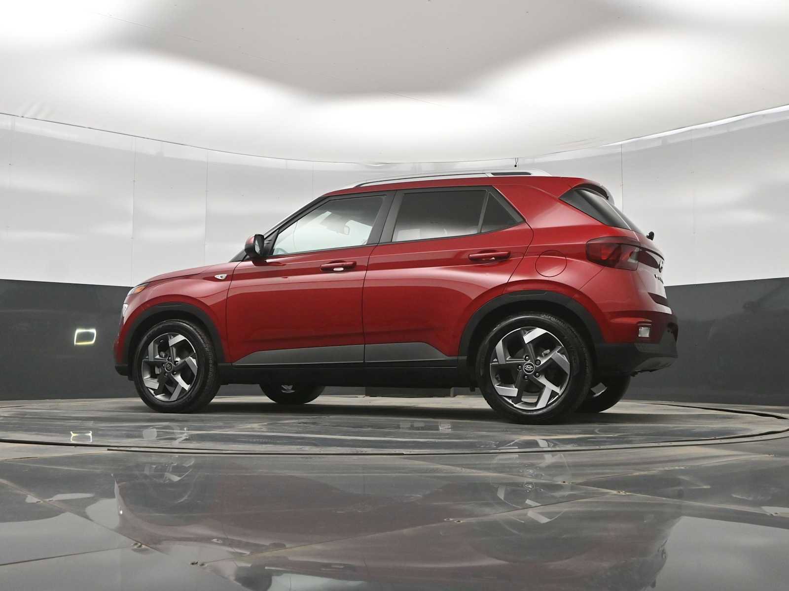 Used 2022 Hyundai Venue Limited FWD image 33