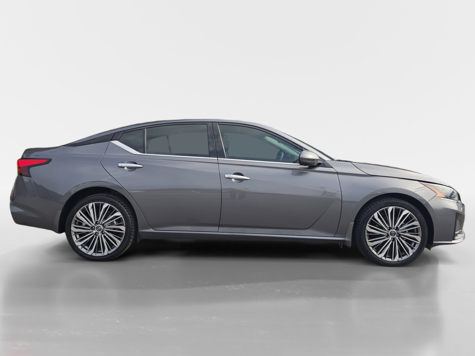 Used 2024 Nissan Altima 2.5 SL image 6