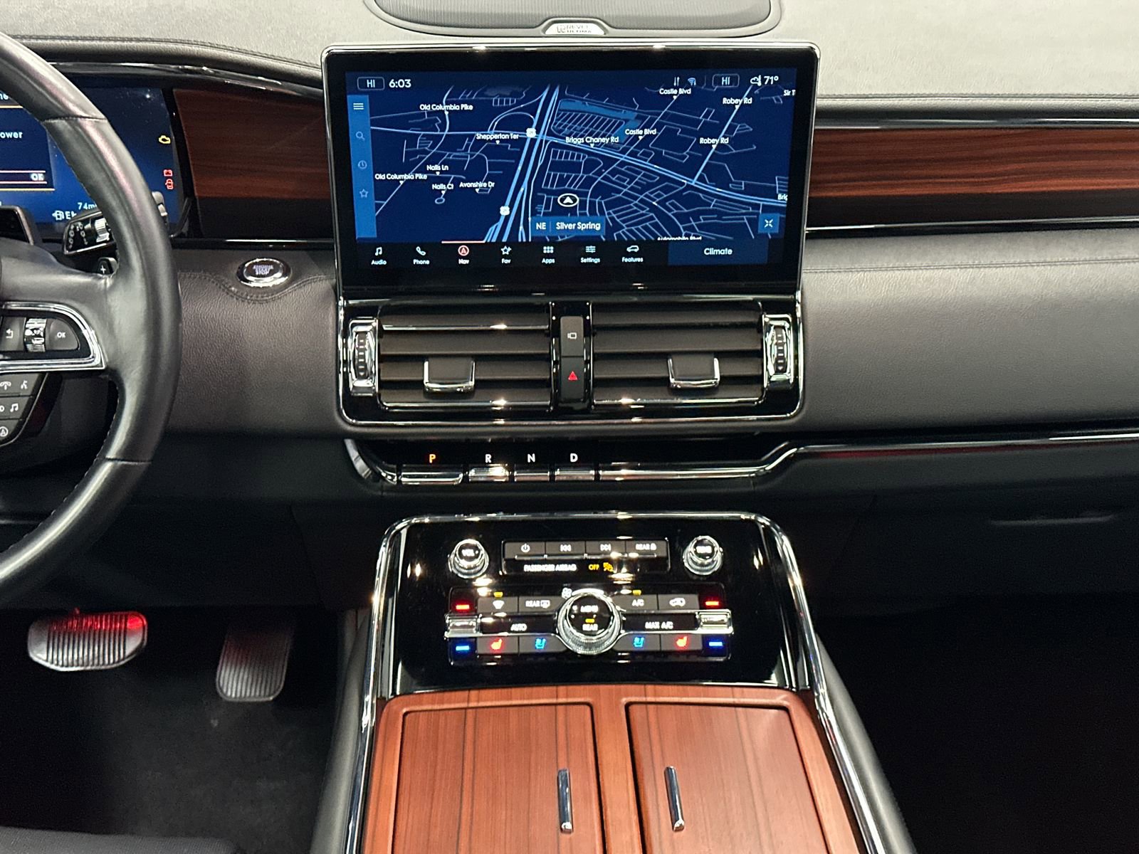 Used 2024 Lincoln Navigator Reserve image 24