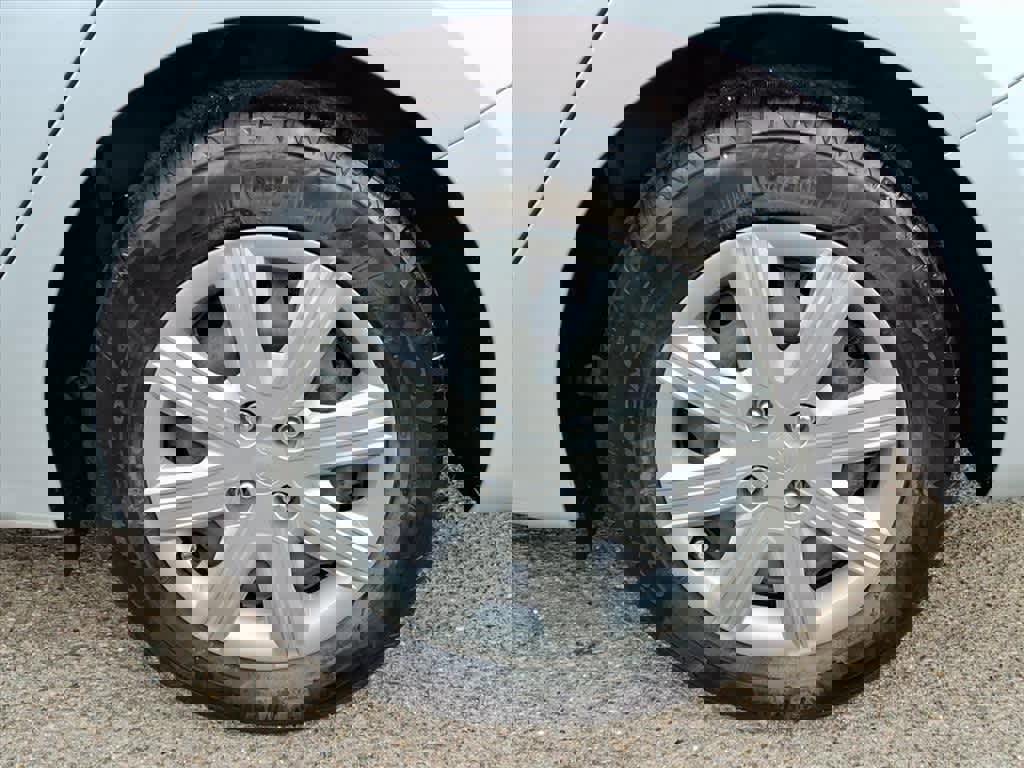 Used 2023 Kia Rio LX image 8