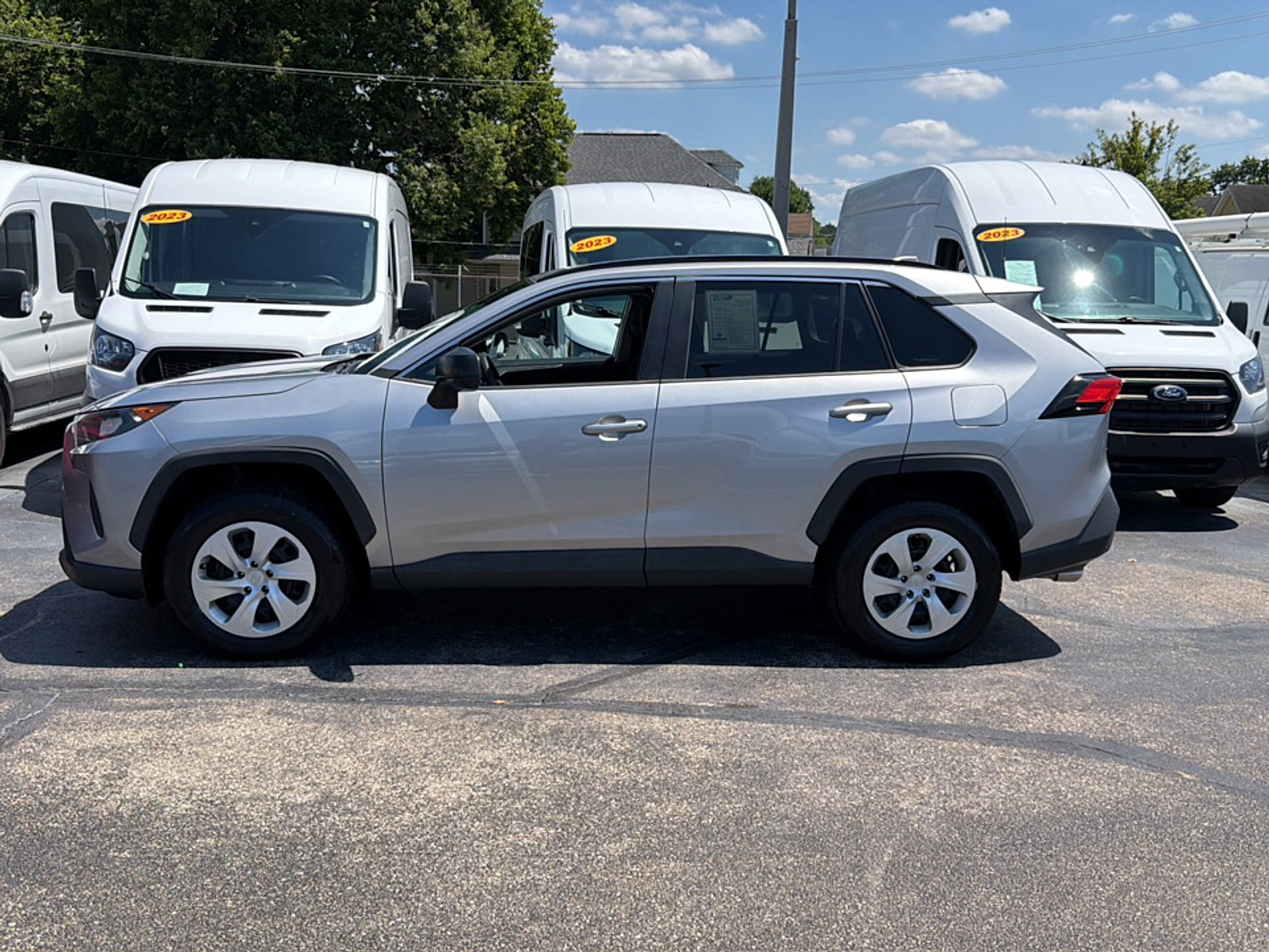 Used 2020 Toyota RAV4 LE AWD/4WD image 4
