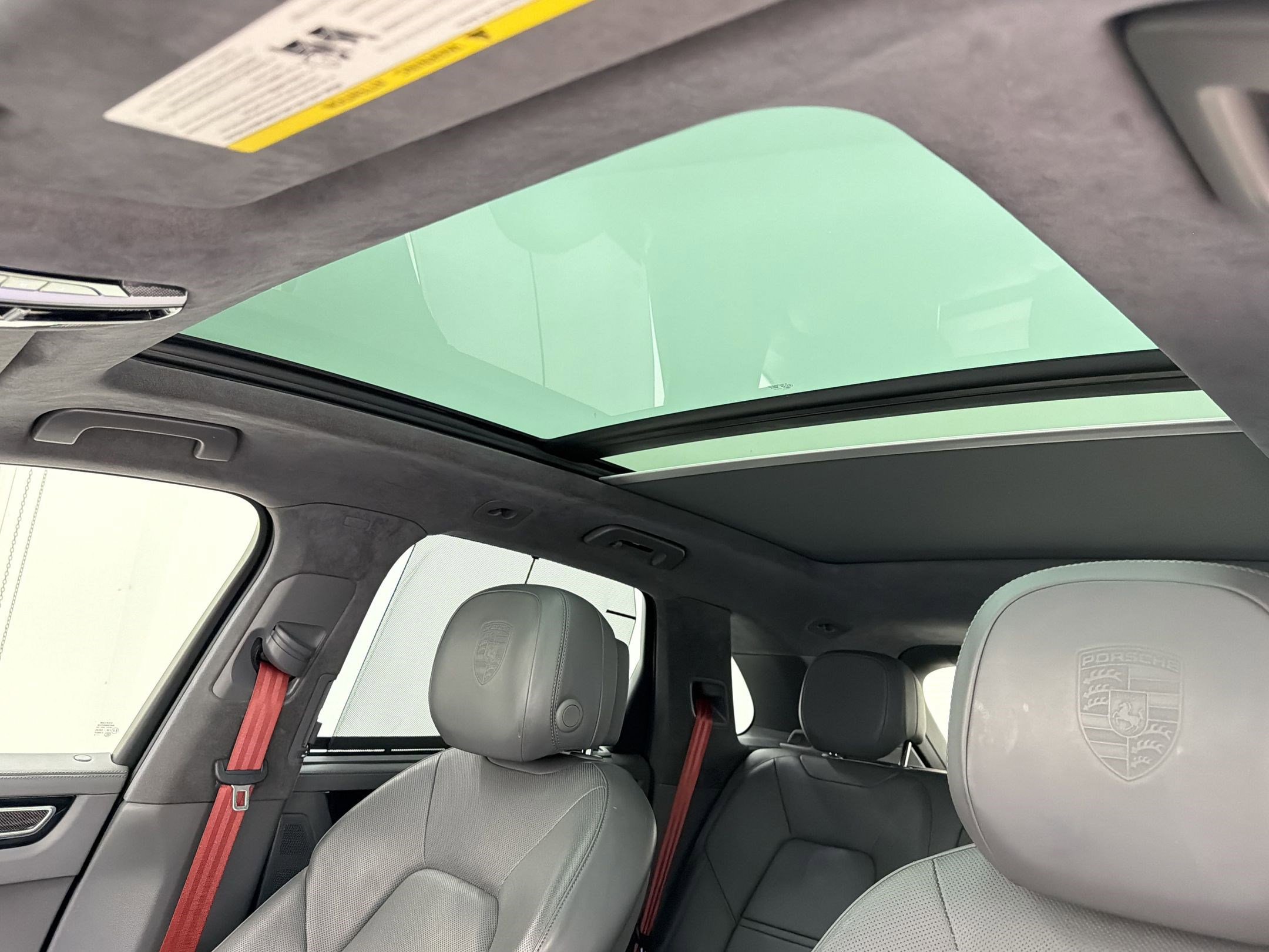 Used 2019 Porsche Cayenne Turbo image 16