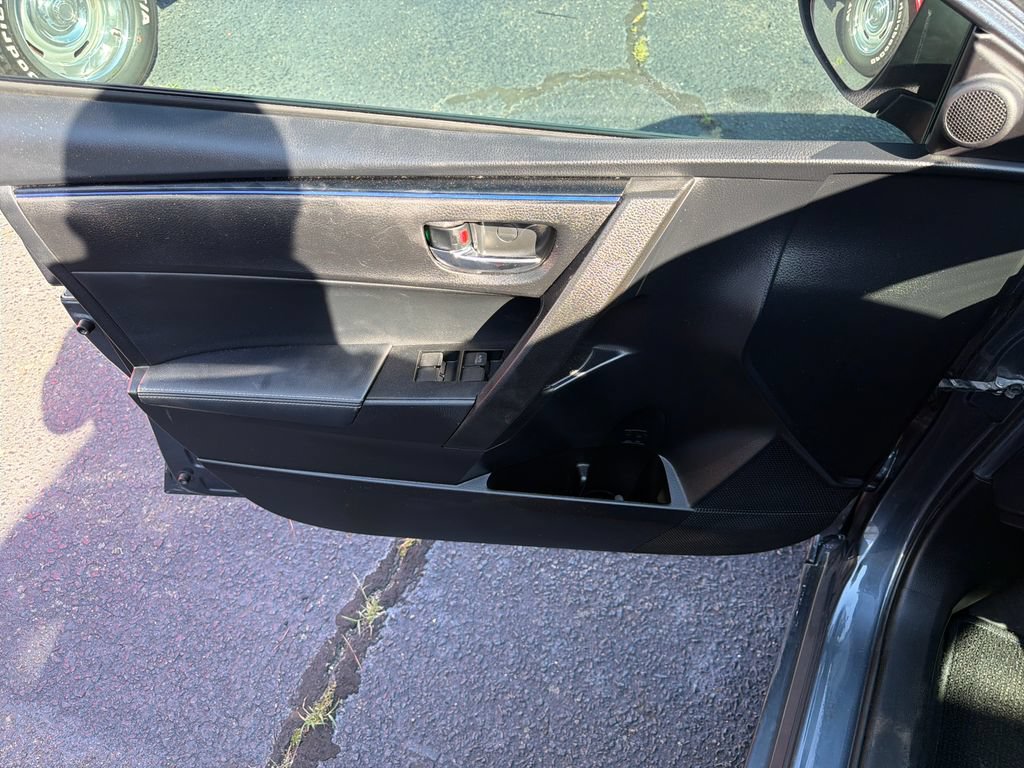 Used 2019 Toyota Corolla SE FWD image 23