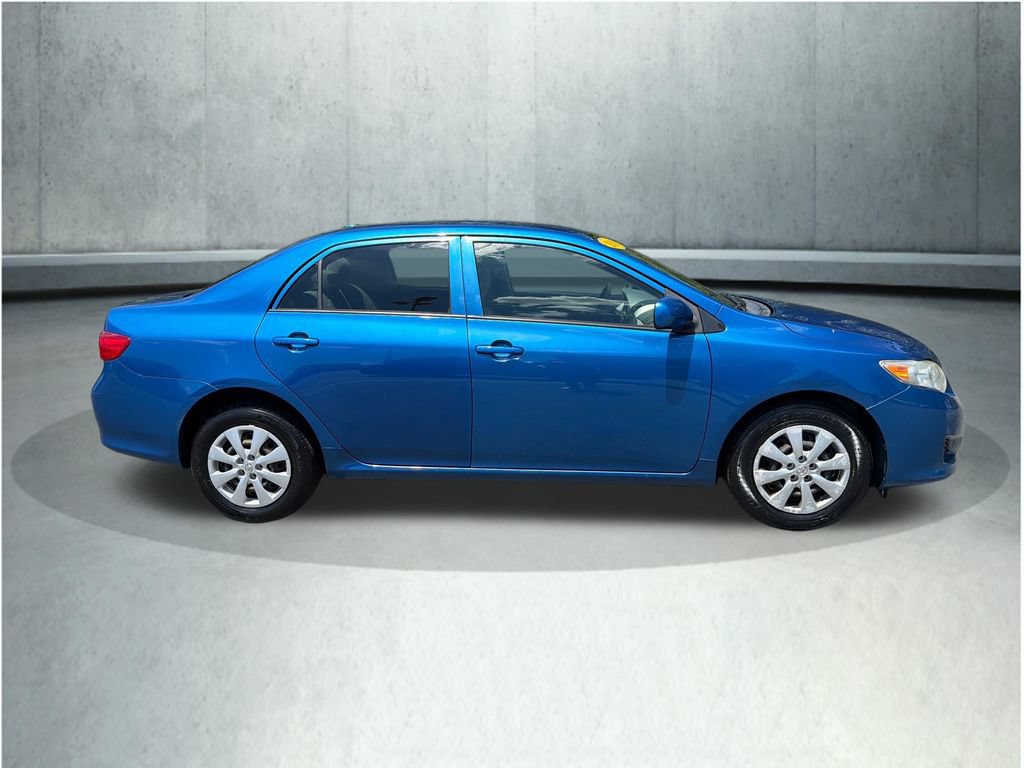 Used 2010 Toyota Corolla LE FWD image 2