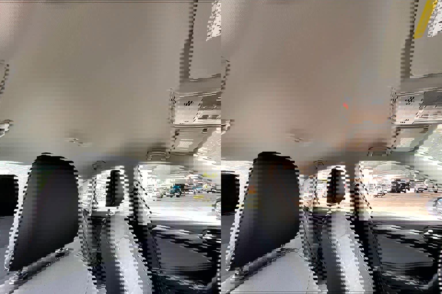 Used 2025 Volkswagen Jetta SE image 13