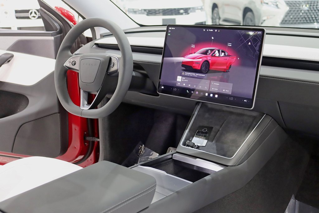 Used 2026 Tesla Model Y Long Range image 33