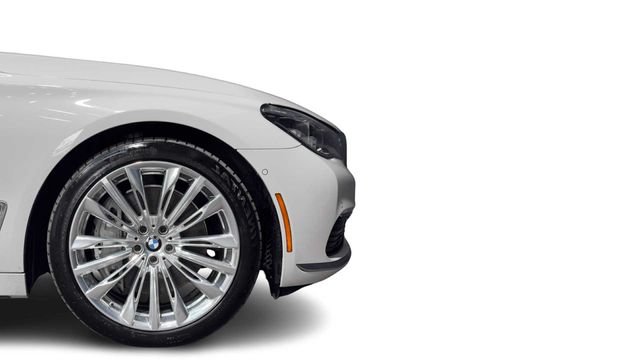 Used 2019 BMW 750i w/ Autobahn Package RWD image 8