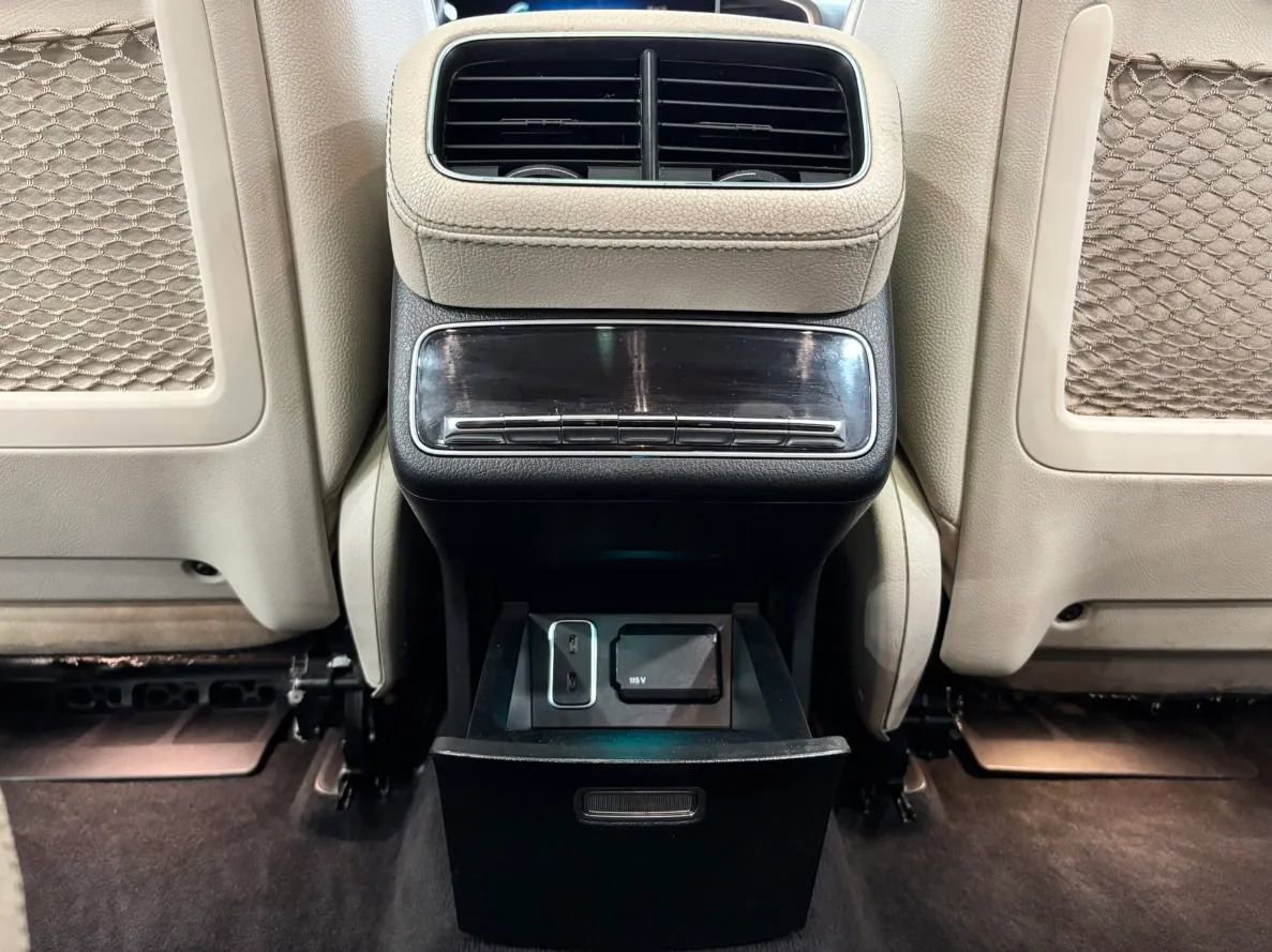 Used 2022 Mercedes-Benz GLS 450 GLS 450 4MATIC Sport Utility 4 image 23