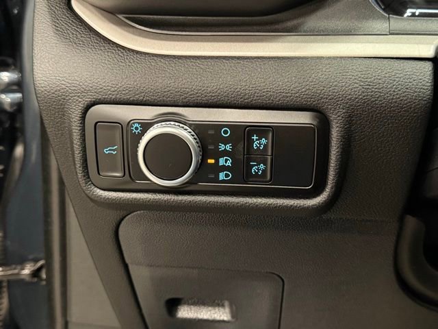 Used 2023 Ford Explorer XLT image 15