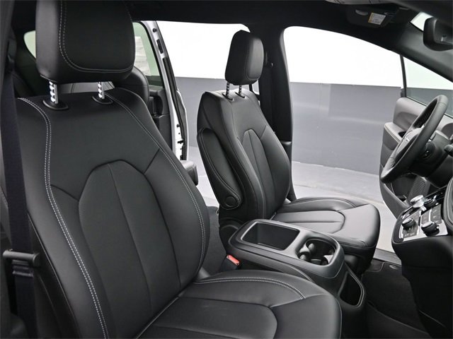 New 2026 Chrysler Pacifica Select image 25