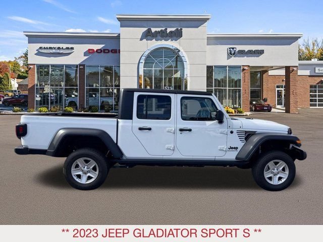 Certified 2023 Jeep Gladiator Sport AWD/4WD image 7