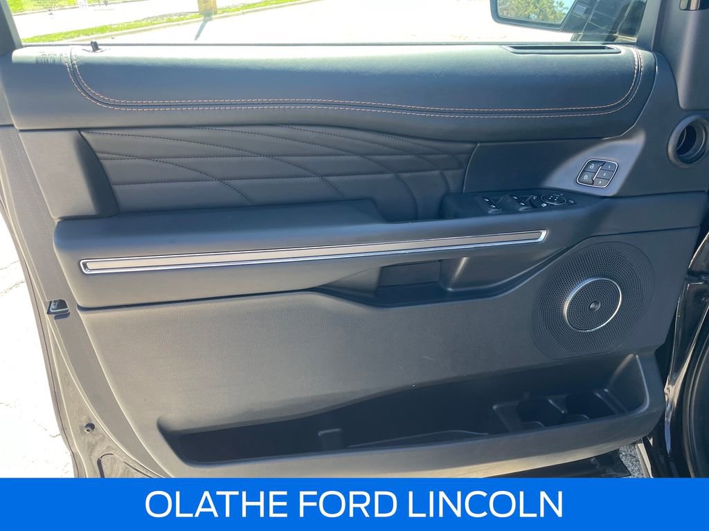 Used 2024 Ford Expedition Max Platinum AWD/4WD image 11
